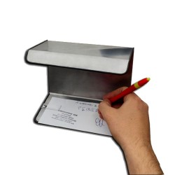 Tablette pour borne de paiement. Permet de remplir un chèque d'une seule main.