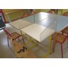 Table adaptée pour le handicap avec cloisons anti projections