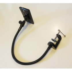 La platine aimantée pour smartphone se clipse sur le support flexible universel.