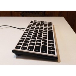 Clavier compact vendu avec guide doigt pour handicap avec tremblements