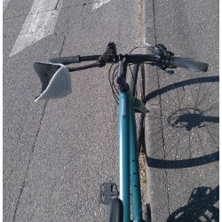 vue des adaptations du guidon depuis la selle du vélo